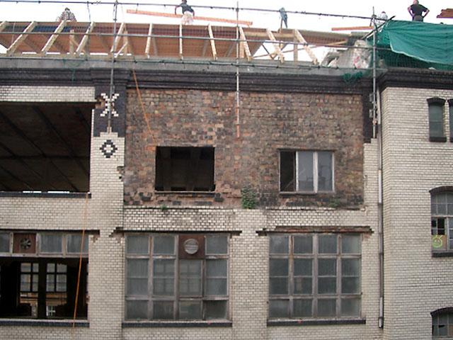 Fassade vor Beginn der Mauerwerkssanierung